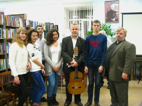 Сергею Чухину был посвящен музыкально-поэтический вечер в юношеской библиотеке 