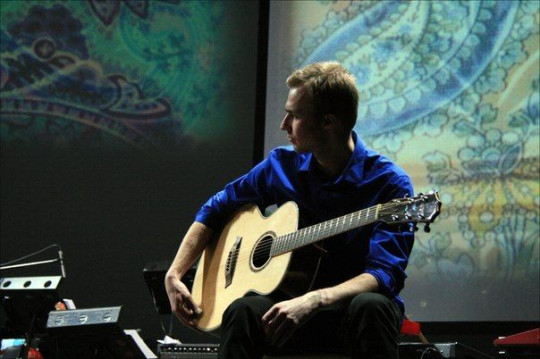 Тайм-кафе «Кружева» приглашает на концерт «Поющая гитара» 