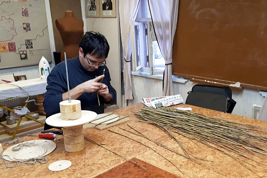 Обучиться старинному промыслу – плетению из ивы и бересты – можно на занятиях в студии «Вологодские росписи»