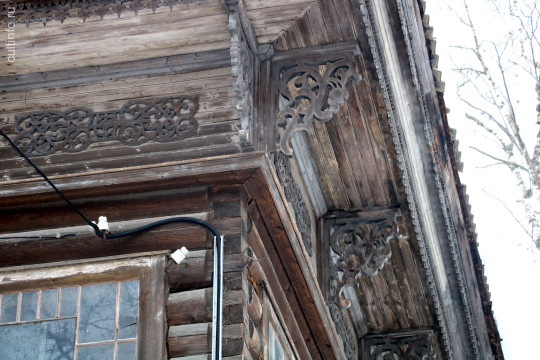 Началась реставрация деревянного дома на улице Кирова, памятника архитектуры начала ХХ века
