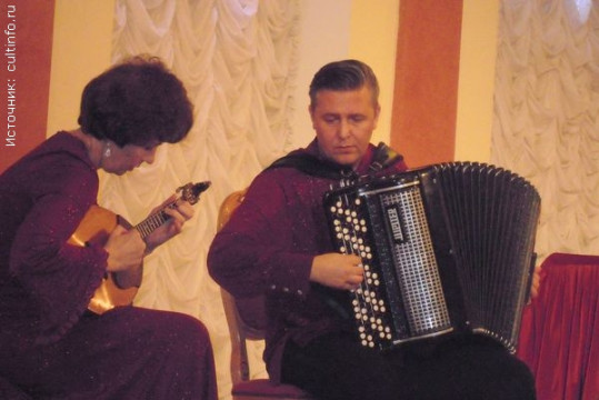 27 ноября в Вологодской областной филармонии состоялся концерт дуэта русских народных инструментов «Лад» (Тюмень)