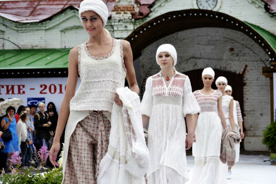 Вологодский модельер Александр Фомичев стал лауреатом фестиваля «Плес на Волге. Льняная палитра»