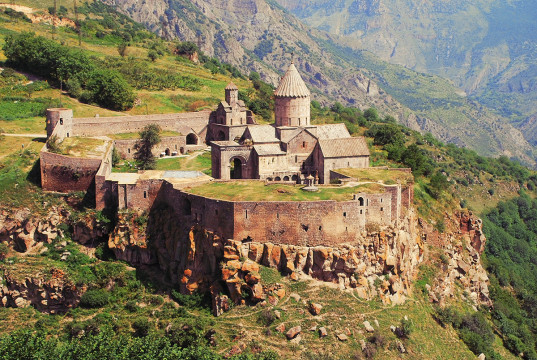 В «Путешествие по Армении» приглашает областная библиотека