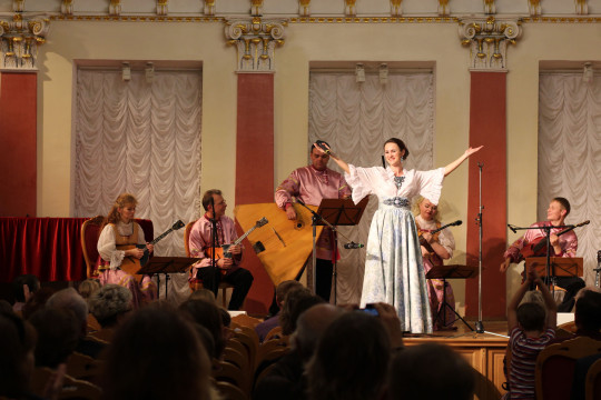 «На народных инструментах можно сыграть всё»: ансамбль Губернаторского оркестра представил новую программу