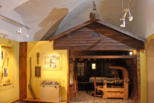В экспозиции Вологодского музея-заповедника открылся новый зал, посвященный льноводству и маслоделию