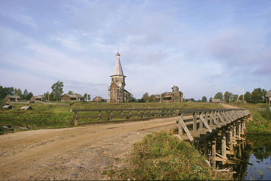 Чарующие деревянные храмы к северу от Вытегры: Саминскому Погосту посвящена новая статья Уильяма Брумфилда