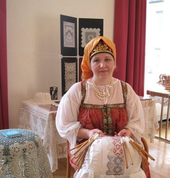 «Буду мастером!» Осваиваем технологию плетения московской решетки вместе с кружевницей Марией Медковой