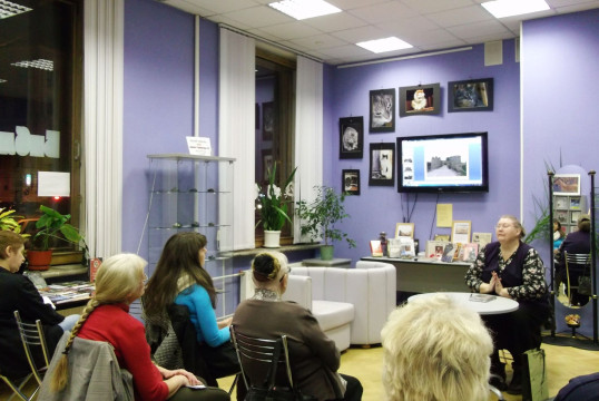 Благотворительную лекцию  «Золотой XVIII век в России» прочитает в Вологде писательница Людмила Лапина