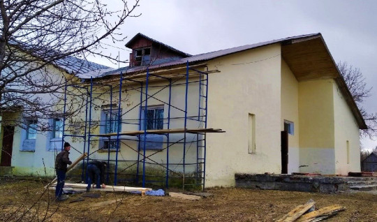 В Белозерском районе идет капитальный ремонт Бечевинского клуба, в котором снимался эпизод фильма «Калина красная»