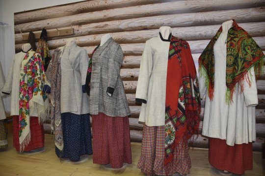 «Приобуть, приодеть – так и есть на что глядеть!» Великоустюгский музей показывает крестьянскую одежду XIX века
