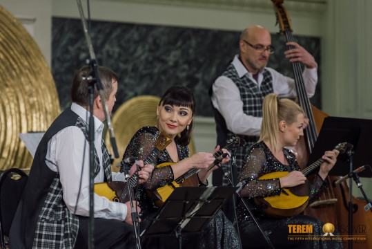Инструментальная группа ансамбля «Русский Север» получила приз зрительских симпатий на V Международном музыкальном турнире «Терем кроссовер»