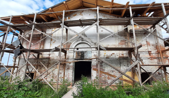 Больше года продолжается реставрация церкви Богоявления в Заречье 