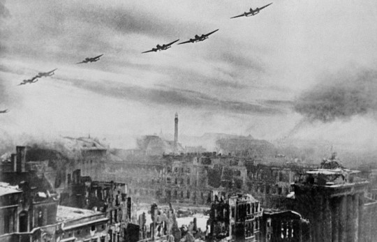 Этот день 75 лет назад: Красная Армия продолжает наступление на Берлин