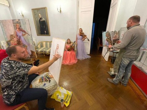 Открытием выставки портретов артистов и праздничным концертом отметят День работника культуры в областной филармонии