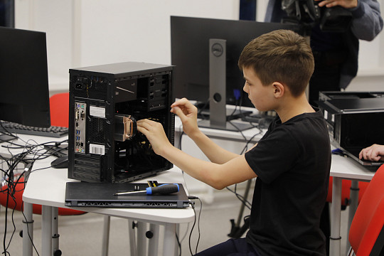 В Грязовце открылся современный «IT-куб» для цифрового образования и творчества школьников