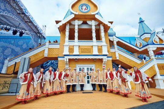 Резиденция Российского Деда Мороза в Сочи приняла десятки тысяч посетителей