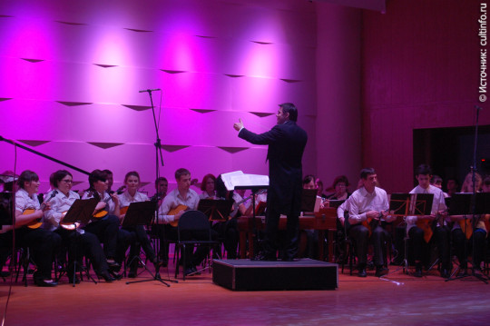 Оркестр русских народных инструментов «Перезвоны» выступил 17 июня в Вологодском музыкальном колледже