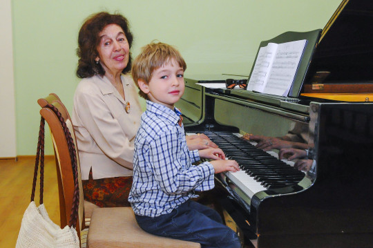 Принимаются заявки на XI Всероссийский открытый конкурс «За роялем вдвоем» 