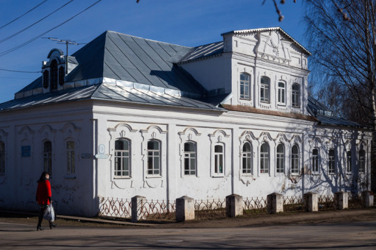 В Великом Устюге отреставрировали здание усадьбы купца Захарова, в котором находится художественная школа