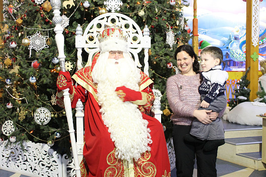 Школьник из Пермского края побывал в гостях у Деда Мороза благодаря акции «Елка желаний»