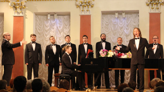 Смотрите прямо сейчас концерт «Мелодии русской души» в исполнении Мужского хора Вологодской филармонии