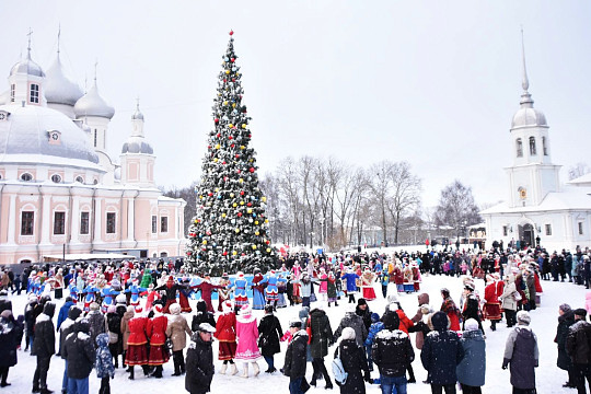 Большой рождественский хоровод объединил более 200 вологжан и гостей города