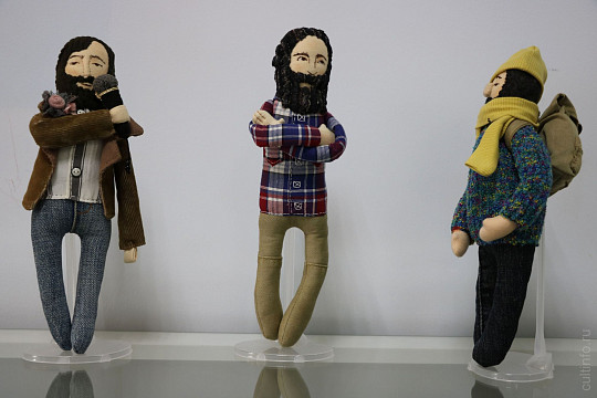Чердачная кукла, Емеля и Конь в пальто: рукодельные игрушки представлены на выставке «Мир детства»