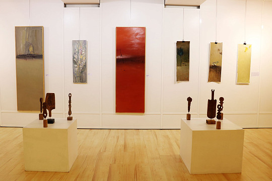 Иррациональность и любовь: в галерее «Красный мост» открылась выставка «Северное лето»