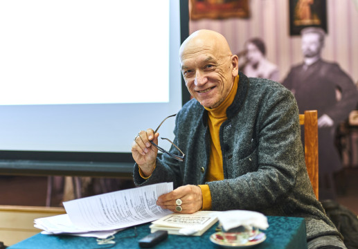 Лекцию о спектакле «Ревизор» на вологодской сцене прочтет историк театра Борис Ильин