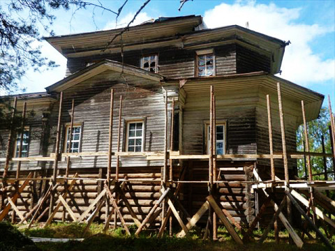 В Тарногском районе продолжаются работы по восстановлению уникального храма XVIII века