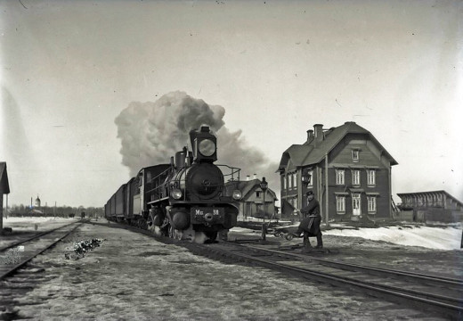 «Под восторженные крики «ура!» поезд медленно двинулся в путь»: 150 лет исполнилось железнодорожной линии Ярославль - Вологда