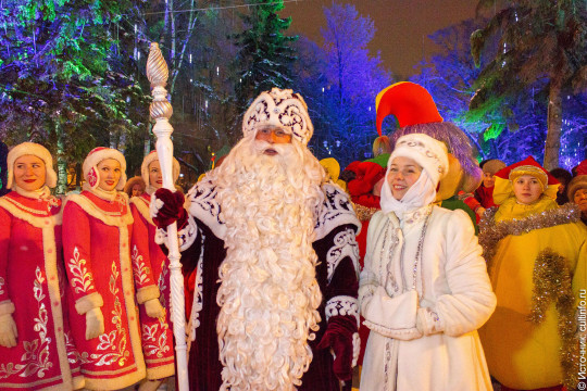 Огни главной ёлки новогодней столицы Русского Севера 26 декабря зажжет российский Дед Мороз