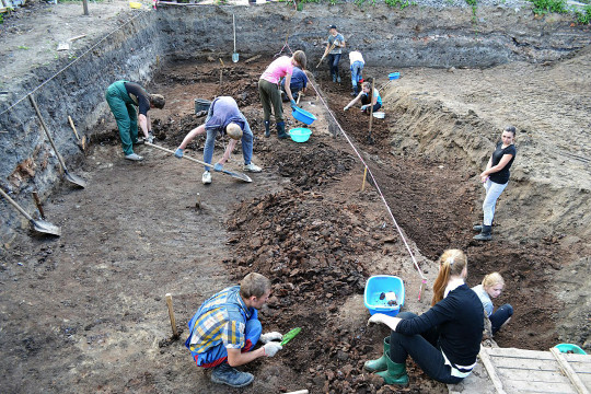 Экскурсия по археологическому раскопу в историческом центре Вологды переносится на 18 августа