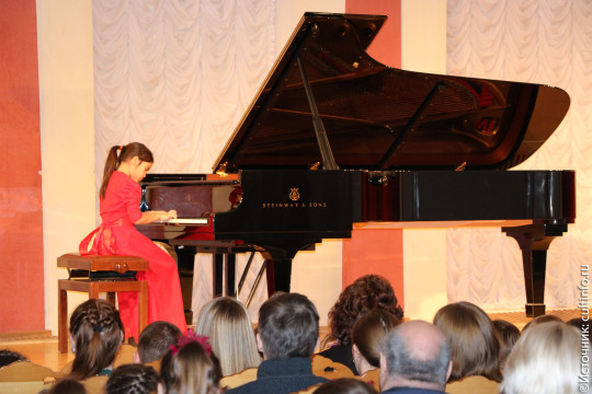 Юные пианисты из Санкт-Петербурга – ученики педагога Ольги Курнавиной – продемонстрировали свой талант вологжанам
