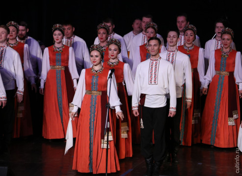 «Легенды Урала» поведал вологжанам Уральский народный хор