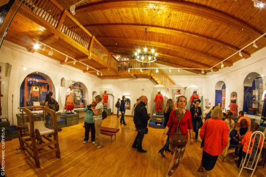 Вологодский музей-заповедник в День знаний приглашает школьников и студентов бесплатно посетить выставки