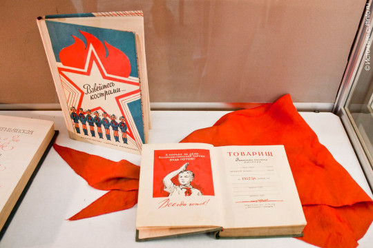 Вологодские архивисты отметили День пионерии открытием выставки «Быть первыми время нас учит»