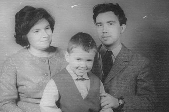 1965 год. В. Гаврилин с женой и сыном. Город Сланцы