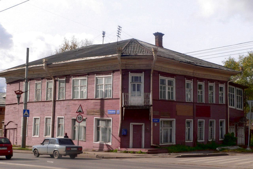 «Дом с лилиями» на ул. Чернышевского, 17, до реставрации, 2009 год. Фото группы vk.com/realvologda_old