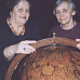 Элла Кириллова с профессором ВГПУ Ю.В. Бабичевой (2002)