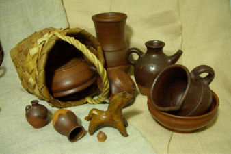 Посуда и игрушки в традициях ёрговского промысла. Глин, глазурь, обжиг. Частная коллекция. 