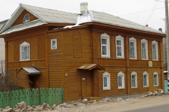 Дом, в котором в 1904-1905 годах проживал в ссылке Анатолий Луначарский / The house in which in the 1904-1905 lived in exile state and party leader Lunacharsky. Photo by Oleg Fedotovsky