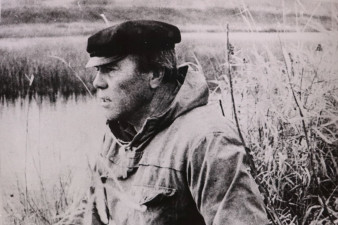 Виктор Астафьев на рыбалке. Фото из архива семьи Астафьевых