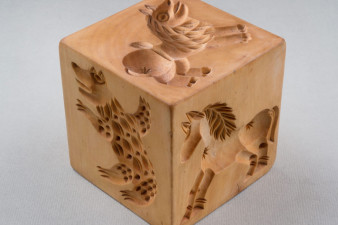 Пряничная форма «Кубик». Дерево, резьба.  1996