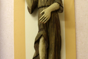 Ангел, деревянная скульптура. Фрагмент внутреннего убранства Филиппо-Ирапского монастыря