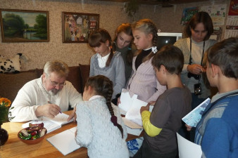 Встреча с писателем Анатолием Ехаловым в областной детской библиотеке
