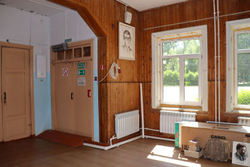 Один из кабинетов Сокольской ДШИ до ремонта.
