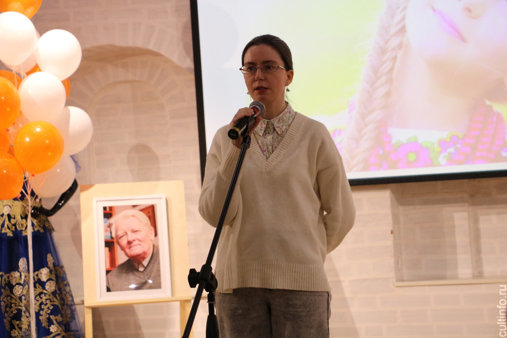 Более 200 юных авторов со всей России приняли участие в литературном конкурсе «Оранжевая звезда» имени Владимира Аринина