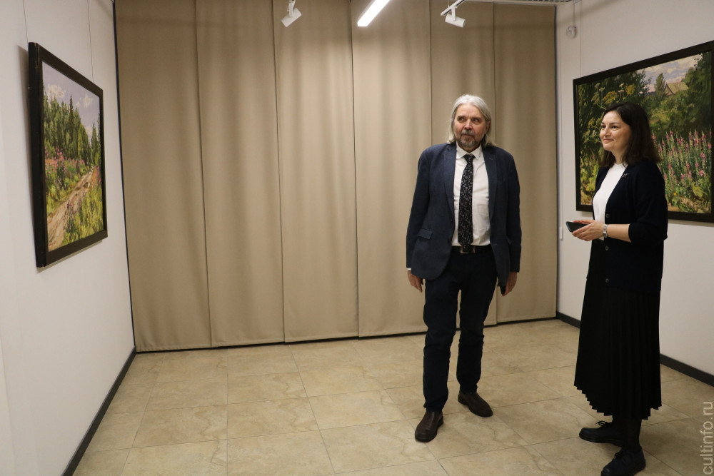 В чем заключается «Магия пленэра»: секрет своей живописи раскрыл академик Евгений Ромашко на выставке в Вологде