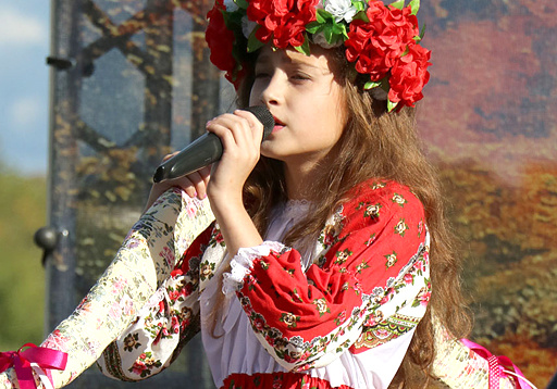 Рубцовская лирика вновь звучала у памятника поэту